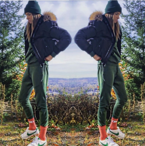 Meet your Posher, Carlee - Picture 6 of 6